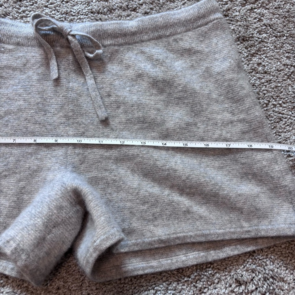 Neiman Marcus Heathered Gray Cashmere Shorts Women’s XL Comfort Luxury - Picture 8 of 9